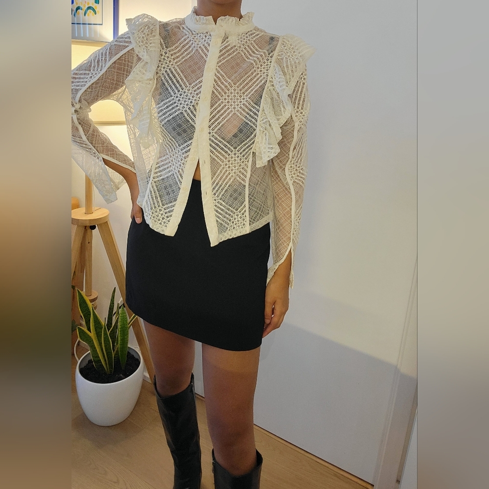 Lace Ruffle Blouse - Picture 4 of 6